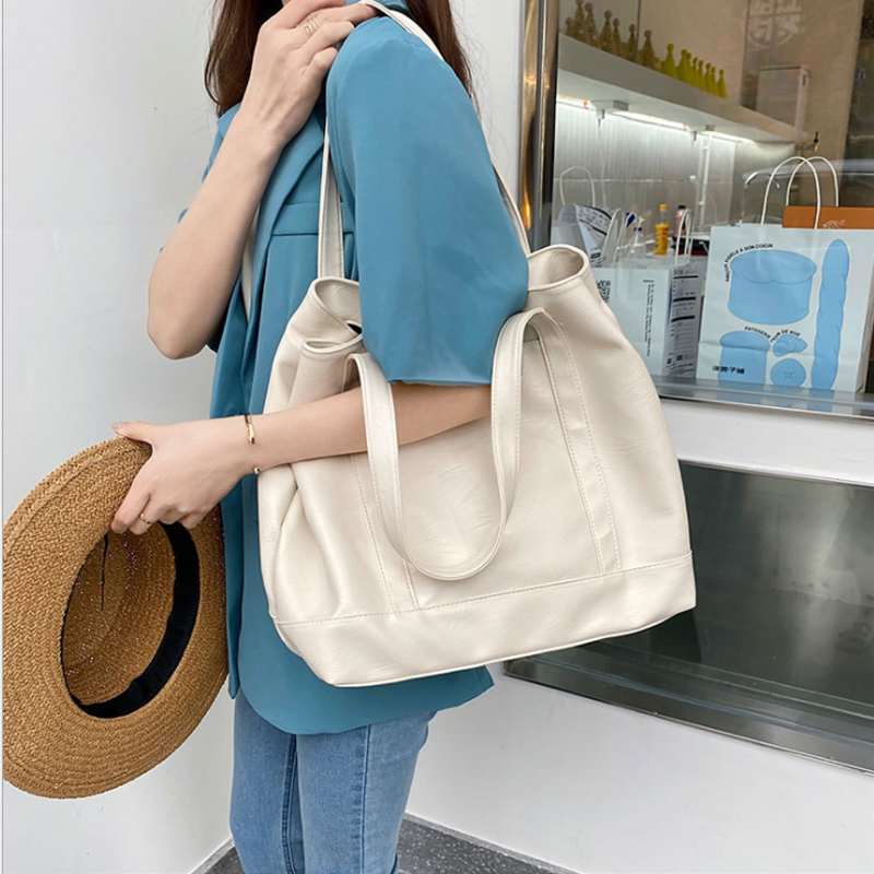 Ladies fashion shoulder bag